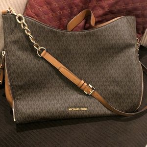 Michael Kors Large Devon Shoulder Bag